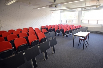 K-H13-1041 - Red Centre Central Wing 1041 K-H13-1041 - Red Centre Central Wing 1041
