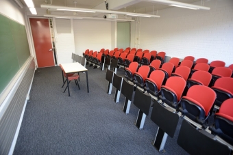 K-H13-1043 - Red Centre Central Wing 1043 K-H13-1043 - Red Centre Central Wing 1043